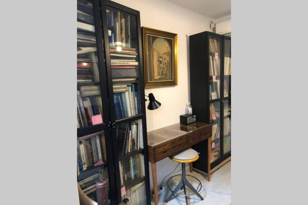 Exarcheia: Independent Ground Floor House. Apartment Athens Exterior photo
